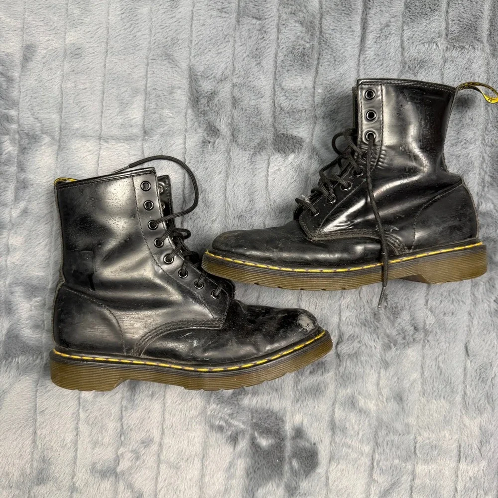 Dr. Martens 1460 Combat Boots Unisex Size M8/W9 Black Leather Lace Up 8-Eye